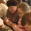У Чернівцях дітей із Луганщини навчили розмальовувати писанки