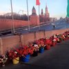 В Москве опустошили мемориал на месте убийства Немцова (фото)