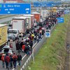 Австрия требует закрыть беженцам все пути в Европу