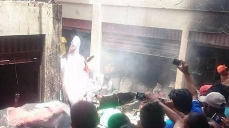 Находившиеся на борту самолета люди погибли