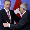Еврокомиссия согласилась отменить визы для Турции за помощь с беженцами