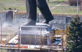 В Запорожье снесли самый большой в Украине памятник Ленину / Фото: городской сайт Запорожья 