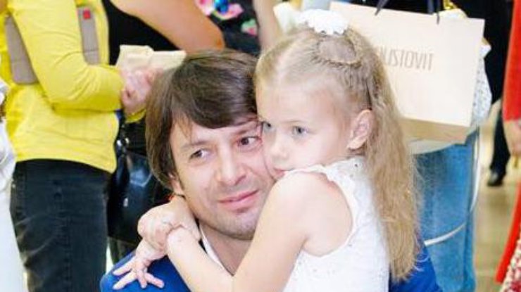 Дочь Шовковского якобы незаконно вывезла на отдых экс-супруга спортсмена
