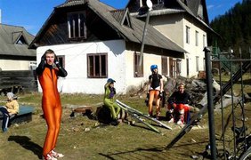 Украинские спортсмены по прыжкам на лыжах с трамплина выступали в ужасных условиях 