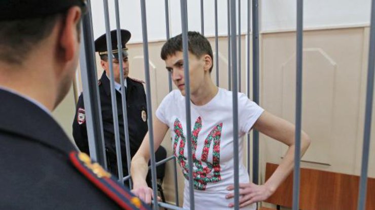Надежда Савченко в суде запела украинскую песню 