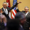 Президент Кубы оттолкнул руку Обамы во время приветствия (видео)