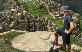Сын Кернеса путешествует по миру со своей подружкой. Фото из Instagram
