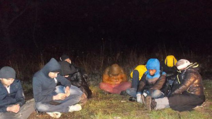 На Закарпатье поймали 17 нелегалов на границе