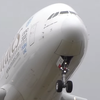 Самолет-гигант едва не разбился из-за сильного ветра (видео)