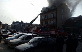 В центре Ужгорода загорелось здание нотариуса
