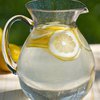 Вода с лимоном: Топ-8 полезных свойств