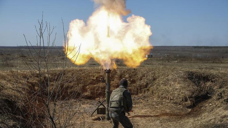 На Донбассе боевики обстреляли военных из запрещенного оружия