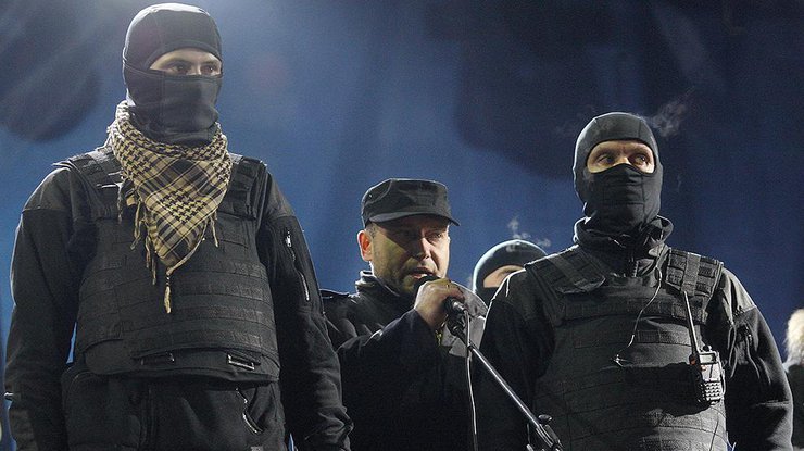 Легально зарегистрированное оружие на Майдане было - Ярош