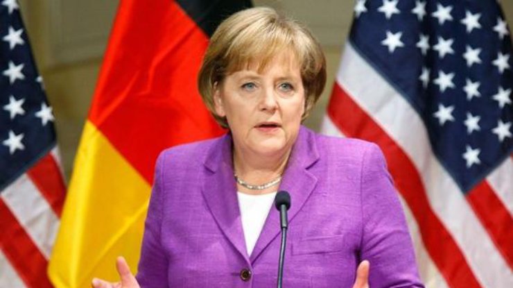 Меркель требует ускорить преследование мигрантов-преступников