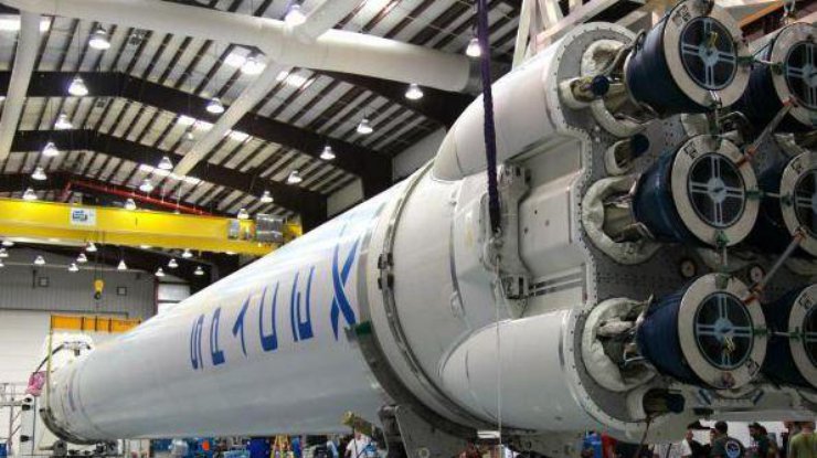 Запуск Falcon 9 откладывался 4 раза