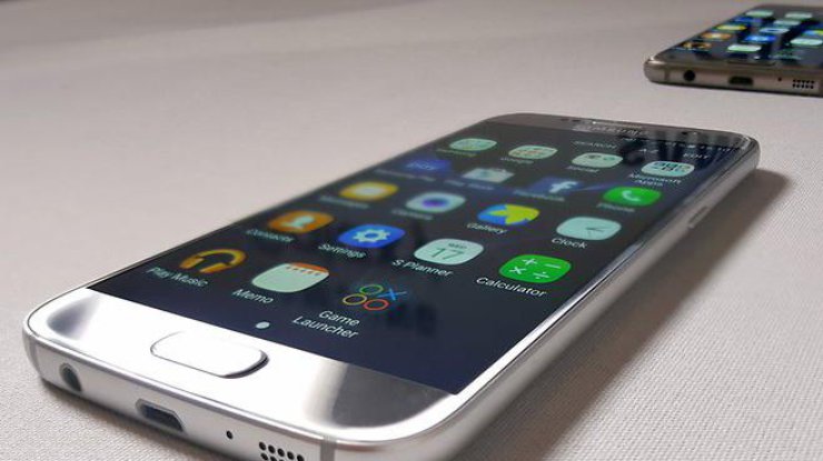 Аккумулятор смартфона Samsung Galaxy S7 не впечатлил экспертов