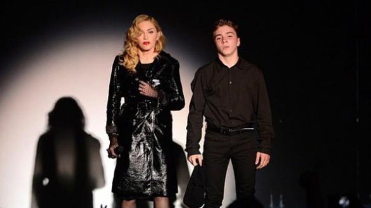 Мадонну лишили прав опеки над сыном