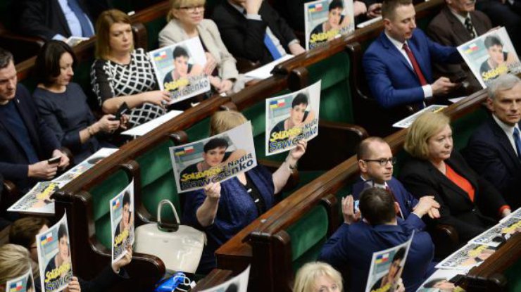 Сейм Польши потребовал от России отпустить Савченко