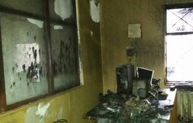 Неизвестные сожгли телестудию в Конотопе (фото)