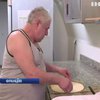 Во Франции владелец пекарни подарил бизнес бездомному