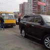 В Киеве владелец Lexus избил водителя маршрутки (фото)