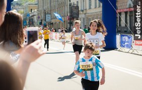 Украинские звезды пробежали марафон ради детей