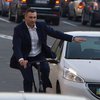 Кличко пересел на велосипед и пообещал построить велодорожки (фото)