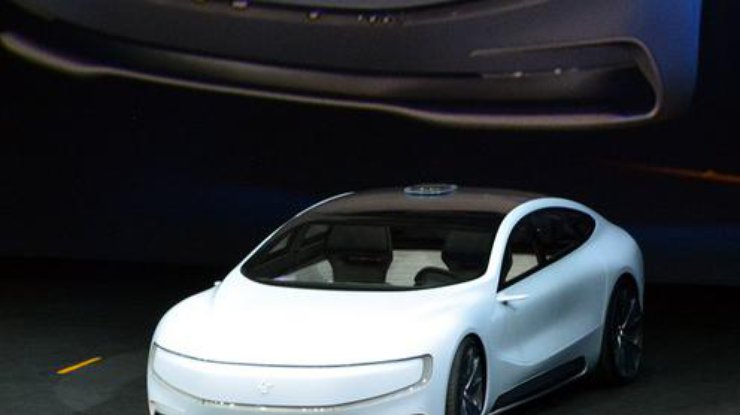 Китайцы презентовали беспилотный электромобиль