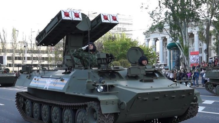Военный парад в Донецке противоречит соглашениям 