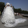 В Китае показали платье из тысячи яиц (фото)