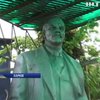В Україні колекціонери заробляють на знесених пам’ятниках Леніну