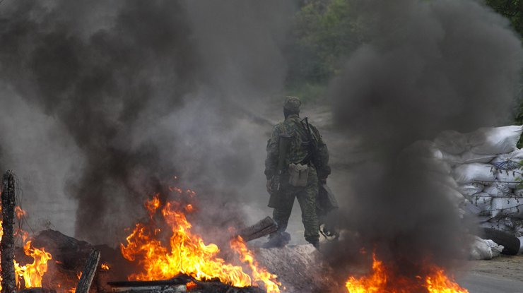 На Донбассе продолжают обстреливать украинские войска