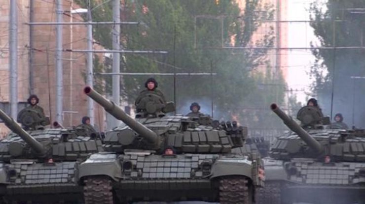 В ДНР планируют провести парад военной техники