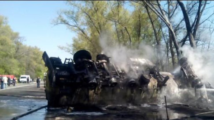 В Черниговской области сгорел бензовоз. Фото: Корресподент