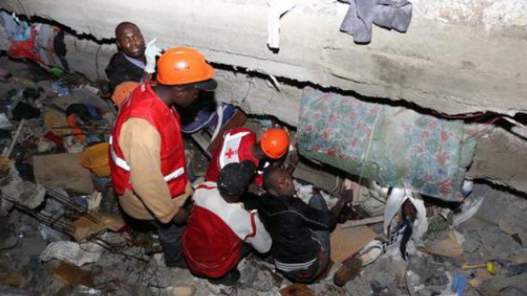 В Кении под обломками дома погибли 17 человек