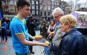 Украинцы преодолели 65 километров между Гаагой и Амстердамом. Фото: Facebook