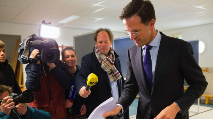 Явка  на референдуме в Нидерландах превысила 32%