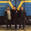 Художник из Испании разрисует поезд в киевском метро