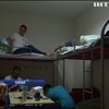 В офісах Китаю встановлюють ліжка для працівників