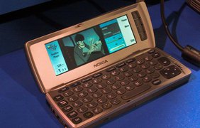 Первый смартфон с цветным экраном - Nokia 9210