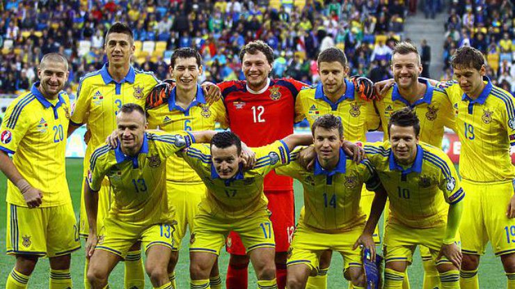 Киевляне на Михайловской площади проведут сборную Украины на Евро-2016