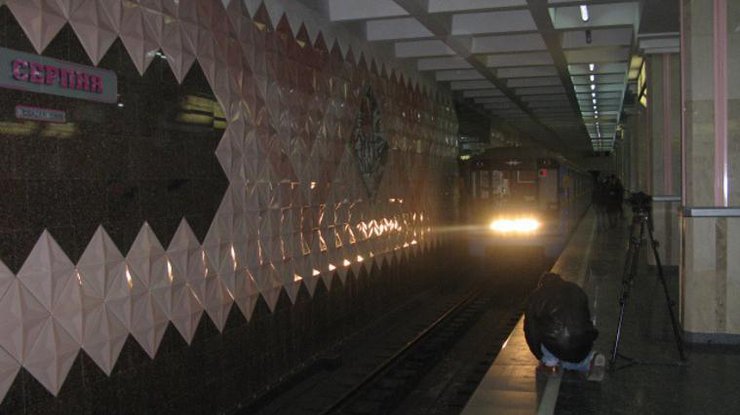 В Харькове женщина бросилась под поезд 