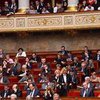 Во Франции парламент отклонил вотум недоверия правительству