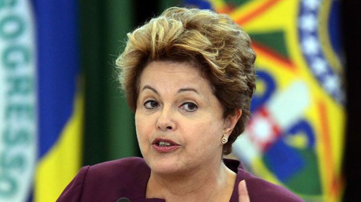 Президент Бразилии Дилма Русеф объявила о роспуске правительства 