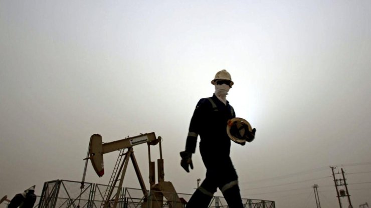 Цены на нефть снижаются после скачка вверх