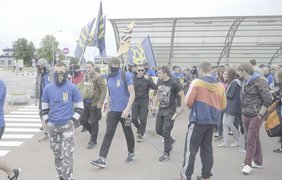 "Азов" устроили митинг в аэропорту "Борисполь"