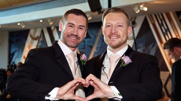 В Шотландии священникам разрешили вступать в однополые браки