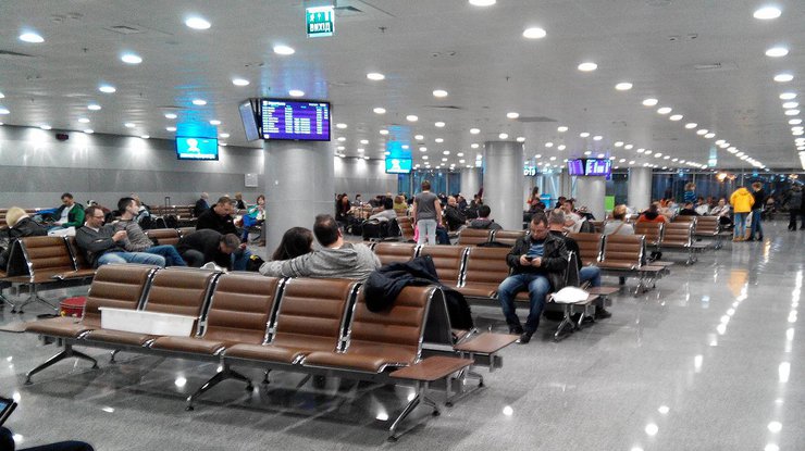 В "Борисполе" 180 человек сутки не могут вылететь в Анталию 