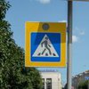 В Киеве впервые подняли асфальт для пешеходов (фото)