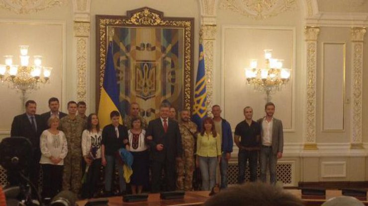 Порошенко отметил роль Европы в освобождении Савченко